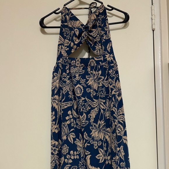 Tie back Halter Dress - Picture 3 of 4